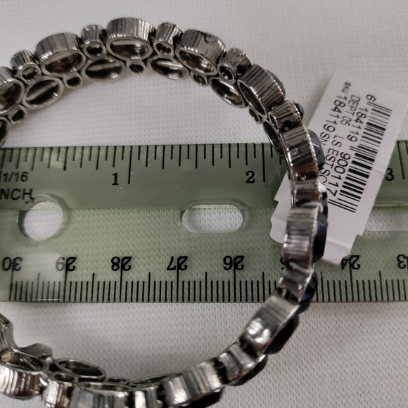 Dressbarn Silver Tone Metal Blue Crystal Magnetic Closure Bracelet - Picture 2 of 5
